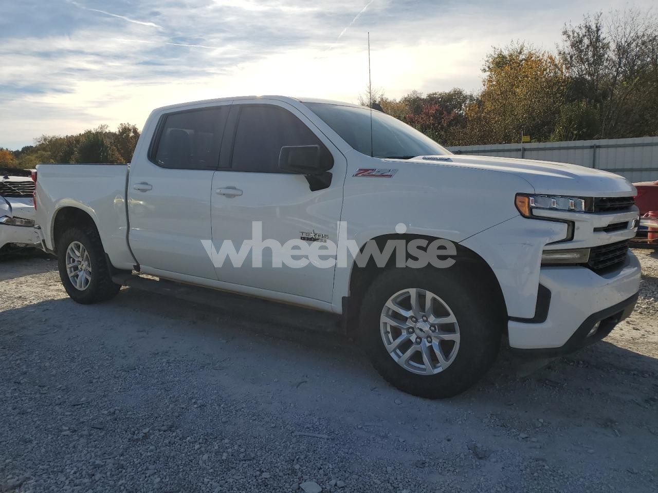 Photo 4 of 2020 CHEVROLET SILVERADO K1500 RST (VIN 3GCUYEET4LG157900)