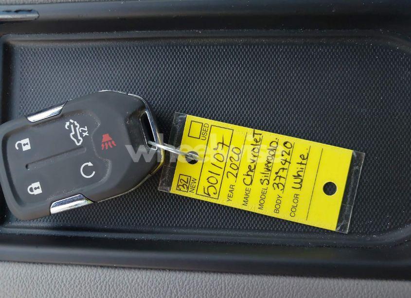 Photo 11 of 2020 Chevrolet Silverado 1500 4WD STANDARD BED RST (VIN 3GCUYEET5LG377420)