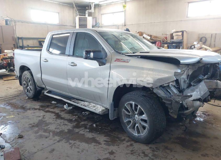 2020 Chevrolet Silverado 1500 4WD SHORT BED RST (VIN 3GCUYEET8LG311055) main photo