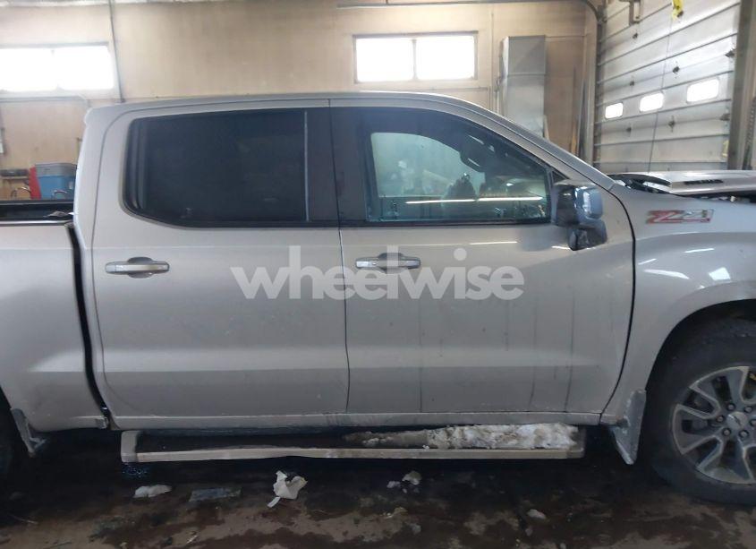 Photo 13 of 2020 Chevrolet Silverado 1500 4WD SHORT BED RST (VIN 3GCUYEET8LG311055)