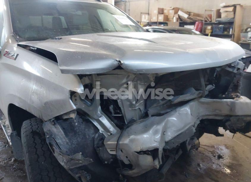 Photo 6 of 2020 Chevrolet Silverado 1500 4WD SHORT BED RST (VIN 3GCUYEET8LG311055)