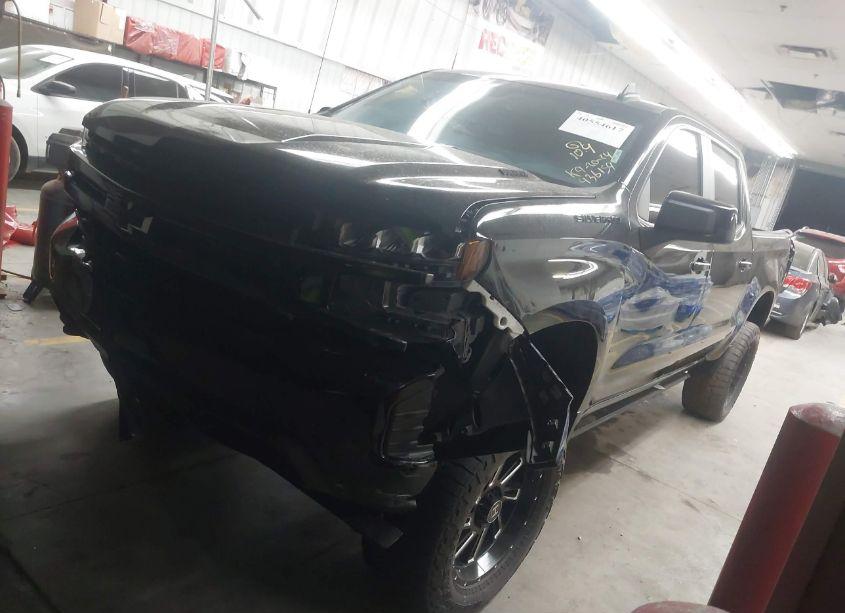 Photo 2 of 2020 Chevrolet Silverado 1500 4WD SHORT BED RST (VIN 3GCUYEETXLG436154)