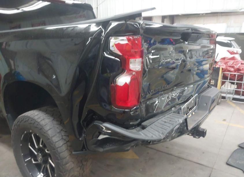 Photo 6 of 2020 Chevrolet Silverado 1500 4WD SHORT BED RST (VIN 3GCUYEETXLG436154)