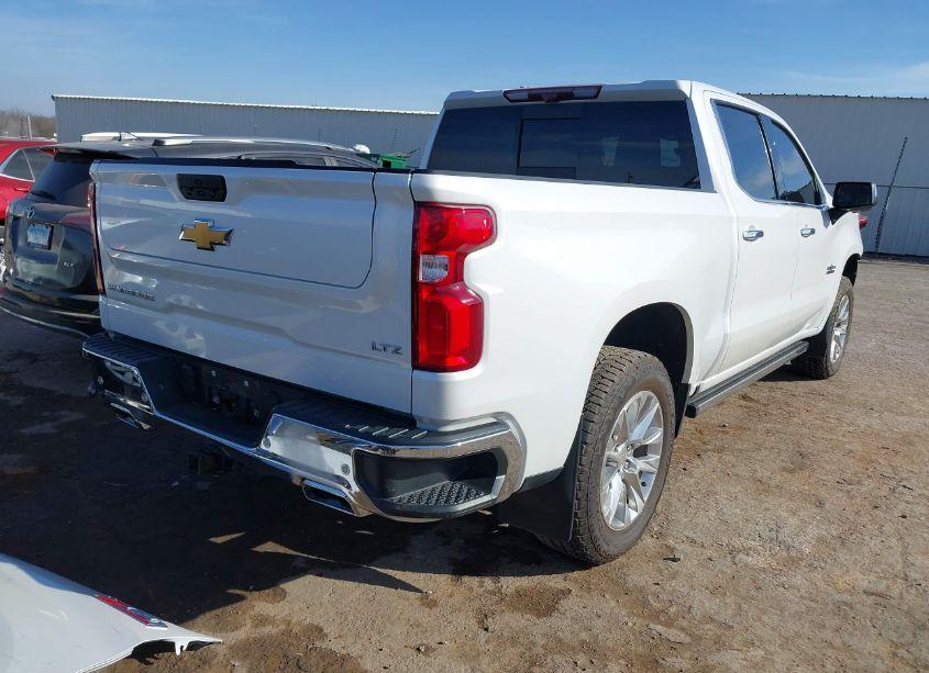 Photo 4 of 2022 Chevrolet Silverado 1500 LTD 4WD SHORT BED LTZ (VIN 3GCUYGED3NG111658)