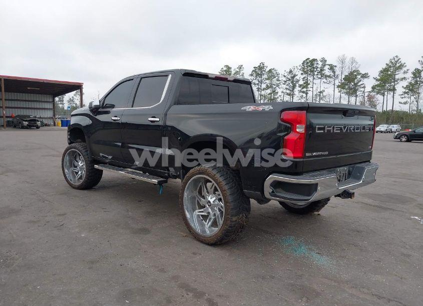 Photo 3 of 2019 Chevrolet Silverado 1500 LTZ (VIN 3GCUYGED9KG160780)