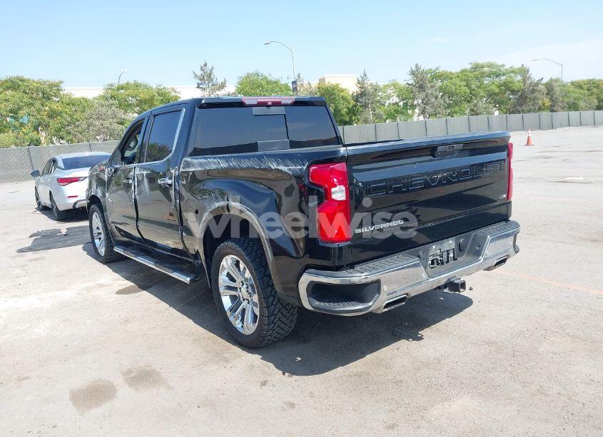 Photo 3 of 2019 Chevrolet Silverado 1500 LTZ (VIN 3GCUYGEDXKG108302)