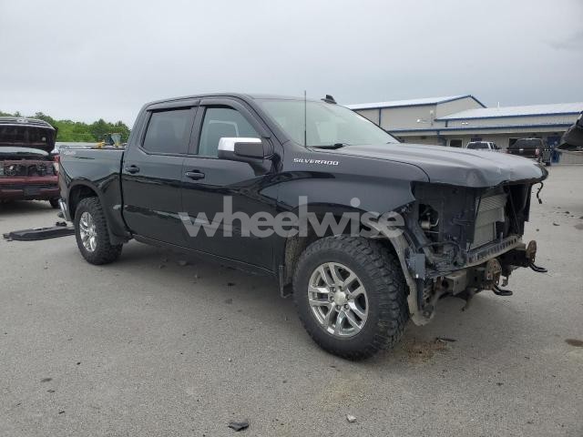 Photo 2 of 2019 CHEVROLET SILVERADO K1500 LT (VIN 3GCUYHEL1LG137606)