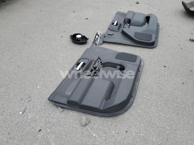 Photo 8 of 2019 CHEVROLET SILVERADO K1500 LT (VIN 3GCUYHEL1LG137606)