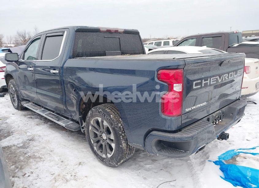 Photo 3 of 2021 Chevrolet Silverado 1500 (VIN 3GCUYHEL4MG109882)