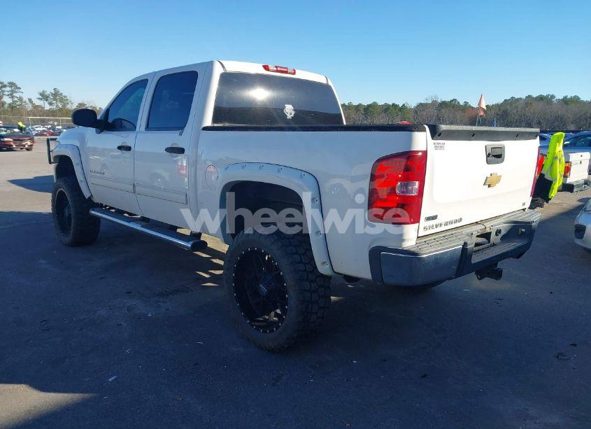 Photo 3 of 2010 Chevrolet Silverado 1500 LT (VIN 3GCXKSE27AG175213)