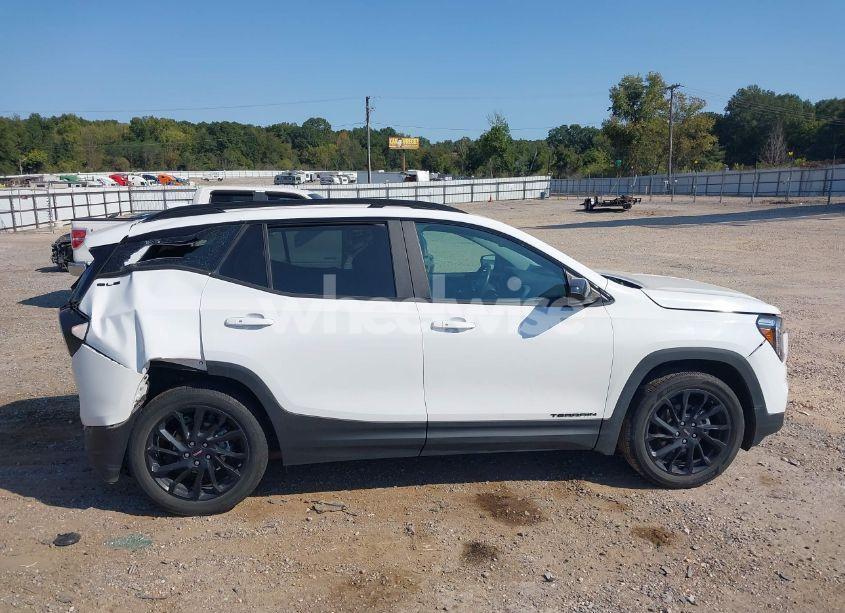 Photo 14 of 2023 Gmc Terrain FWD SLE (VIN 3GKALMEG2PL118481)