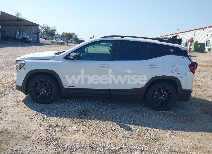 Photo 15 of 2023 Gmc Terrain FWD SLE (VIN 3GKALMEG2PL118481)