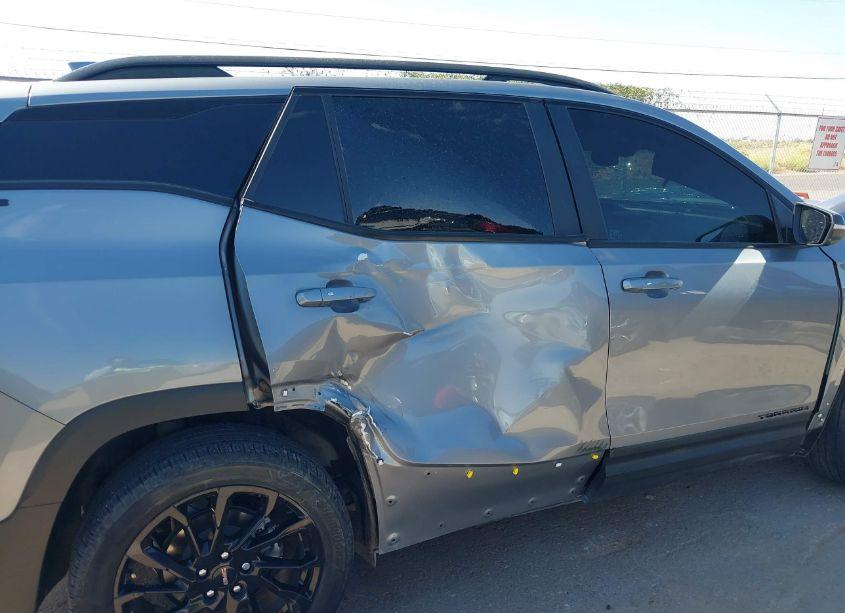 Photo 17 of 2024 Gmc Terrain FWD SLE (VIN 3GKALMEG2RL123568)
