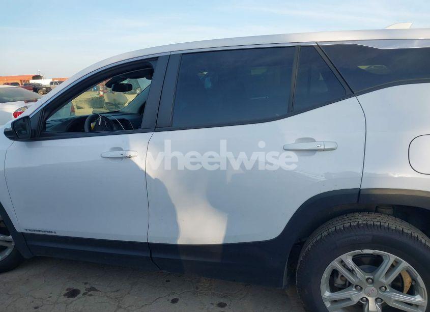 Photo 15 of 2022 Gmc Terrain FWD SLE (VIN 3GKALMEV0NL138496)