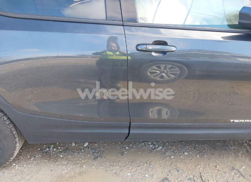 Photo 13 of 2018 Gmc Terrain SLE (VIN 3GKALMEV1JL162302)