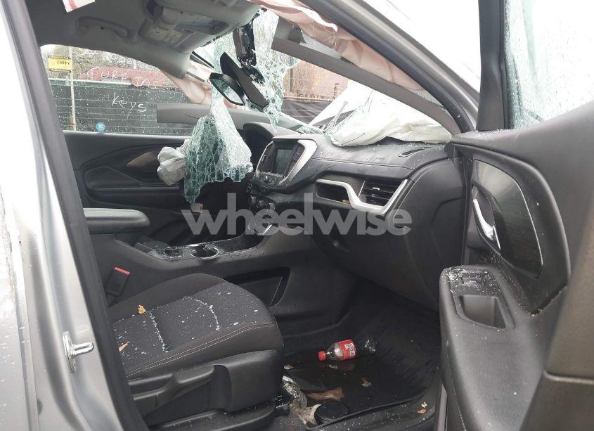 Photo 5 of 2022 Gmc Terrain FWD SLE (VIN 3GKALMEV3NL249673)