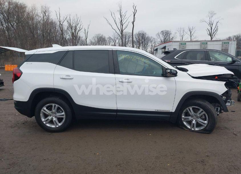 Photo 13 of 2022 Gmc Terrain FWD SLE (VIN 3GKALMEV7NL105074)