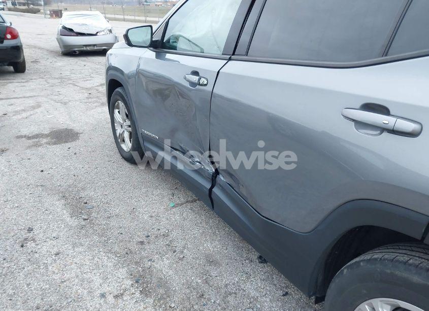 Photo 17 of 2020 Gmc Terrain FWD SLE (VIN 3GKALMEVXLL304486)