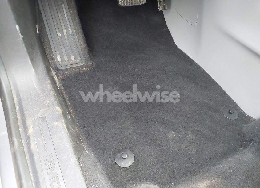 Photo 17 of 2018 Gmc Terrain SLE (VIN 3GKALMEX7JL150656)