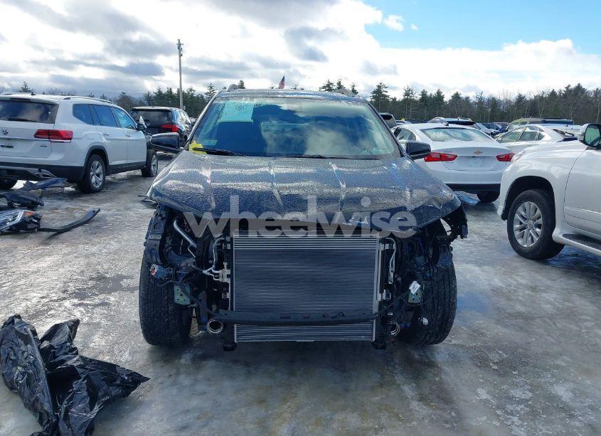 Photo 13 of 2024 Gmc Terrain AWD SLE (VIN 3GKALTEG2RL343626)