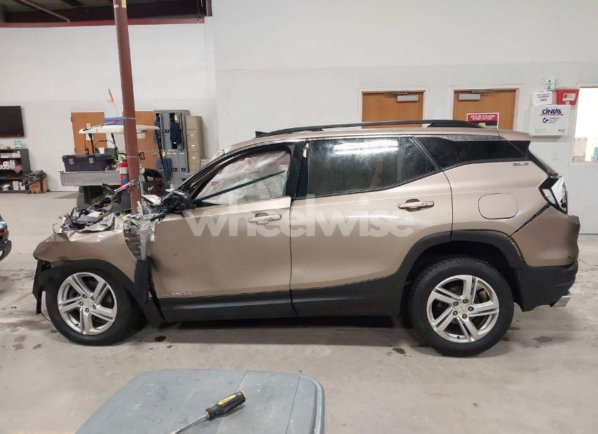 Photo 13 of 2018 Gmc Terrain SLE (VIN 3GKALTEX2JL143950)