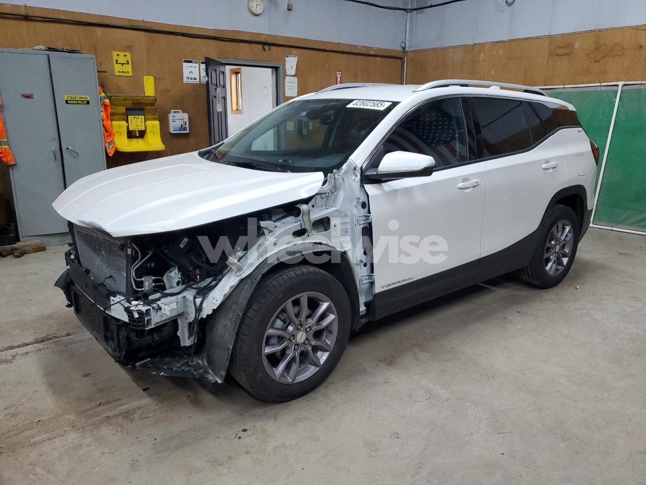 2022 GMC TERRAIN SLT (VIN 3GKALVEV2NL271511) main photo