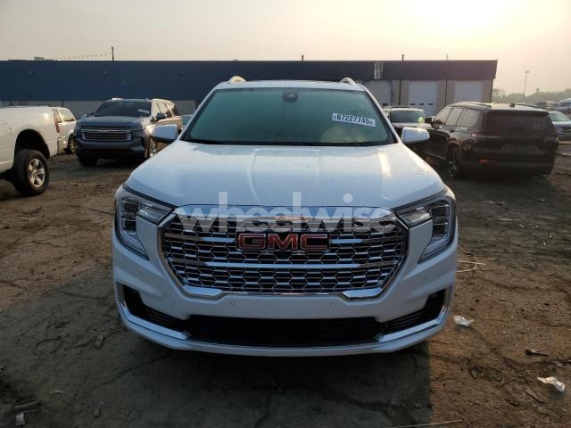 Photo 3 of 2024 GMC TERRAIN DENALI N/A (VIN 3GKALXEG8RL219660)