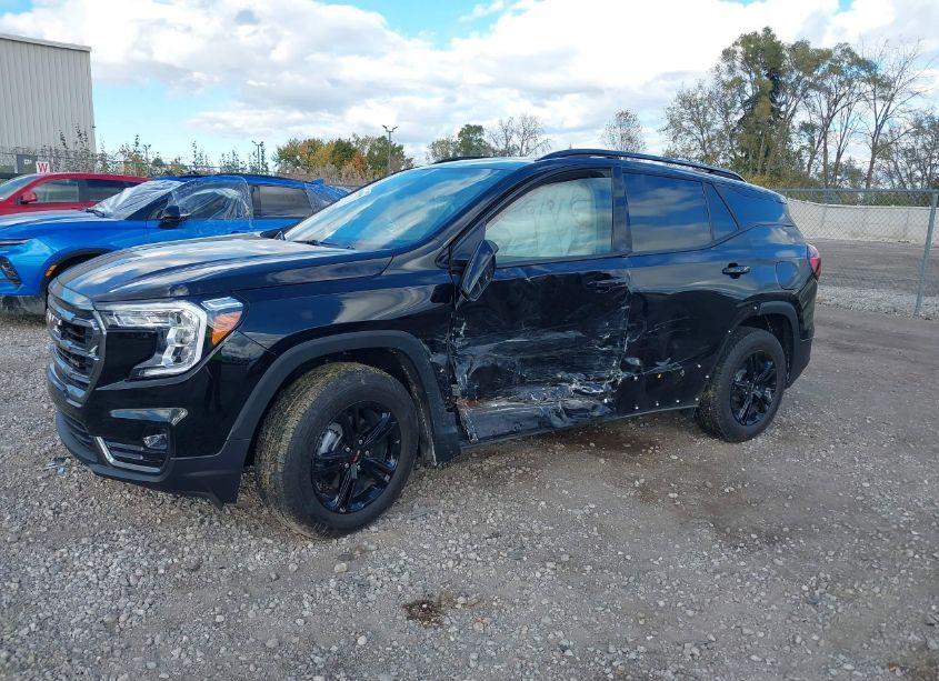 Photo 2 of 2024 Gmc Terrain AWD AT4 (VIN 3GKALYEG3RL274331)