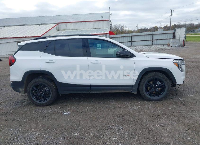 Photo 13 of 2023 Gmc Terrain AWD AT4 (VIN 3GKALYEG6PL228277)