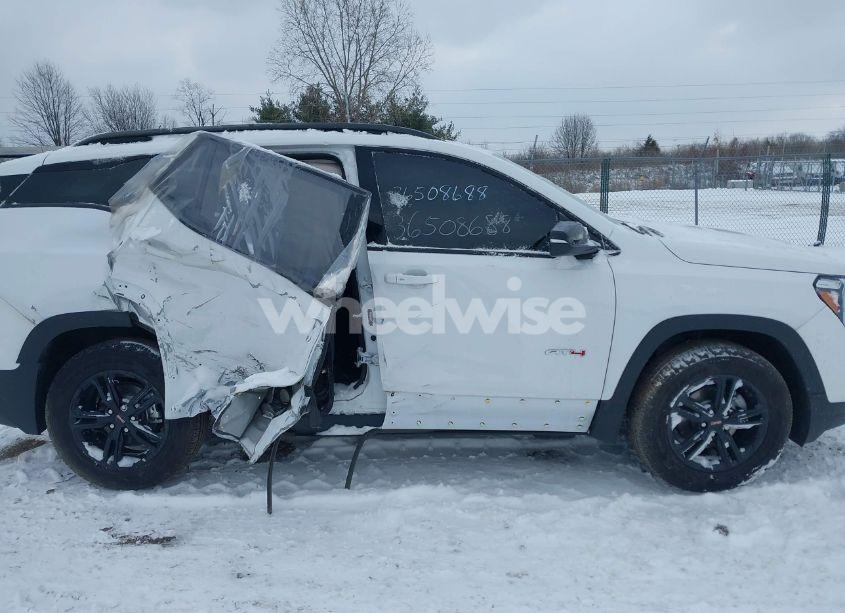 Photo 13 of 2023 Gmc Terrain AWD AT4 (VIN 3GKALYEG8PL102826)
