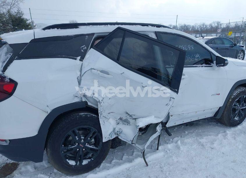 Photo 6 of 2023 Gmc Terrain AWD AT4 (VIN 3GKALYEG8PL102826)