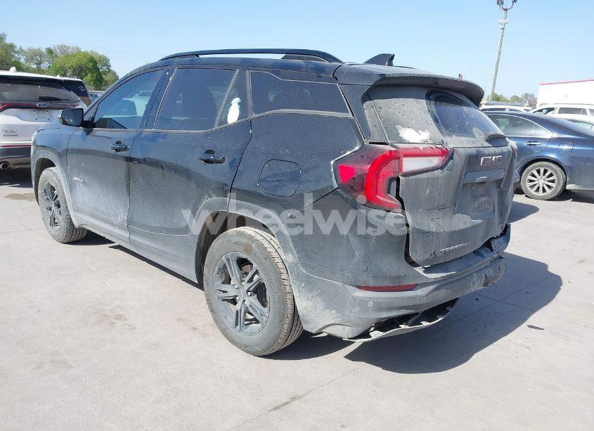 Photo 3 of 2022 Gmc Terrain AWD AT4 (VIN 3GKALYEVXNL286596)