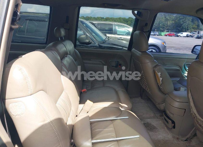 Photo 8 of 1999 Gmc Suburban 1500 SL (VIN 3GKEC16R0XG547353)