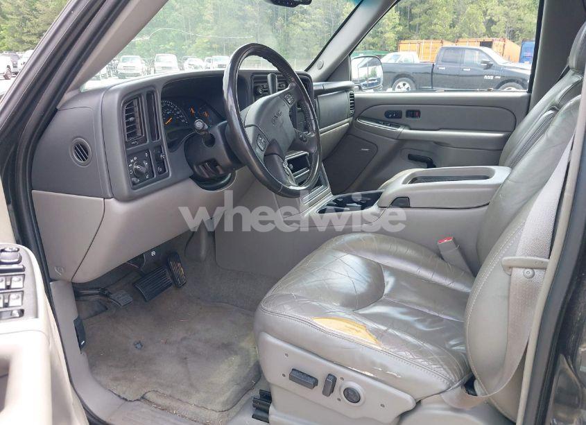 Photo 5 of 2004 Gmc Yukon XL C1500 (VIN 3GKEC16Z54G100304)