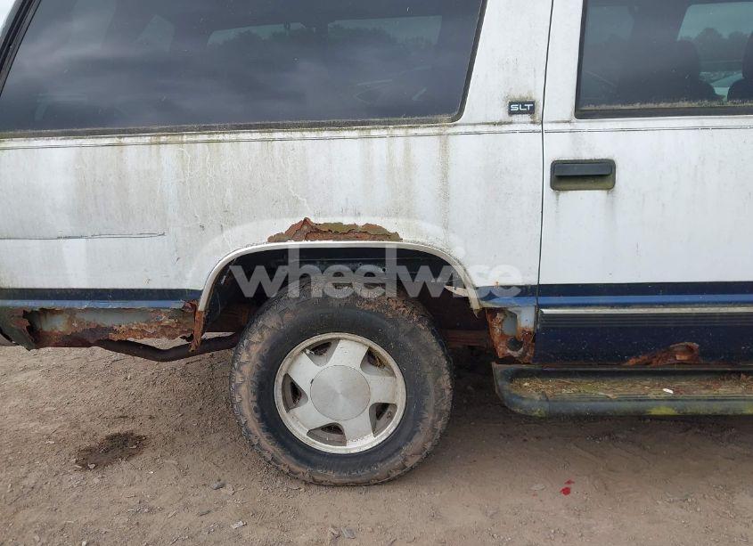 Photo 6 of 1997 Gmc Suburban 1500 SL (VIN 3GKFK16R2VG502239)