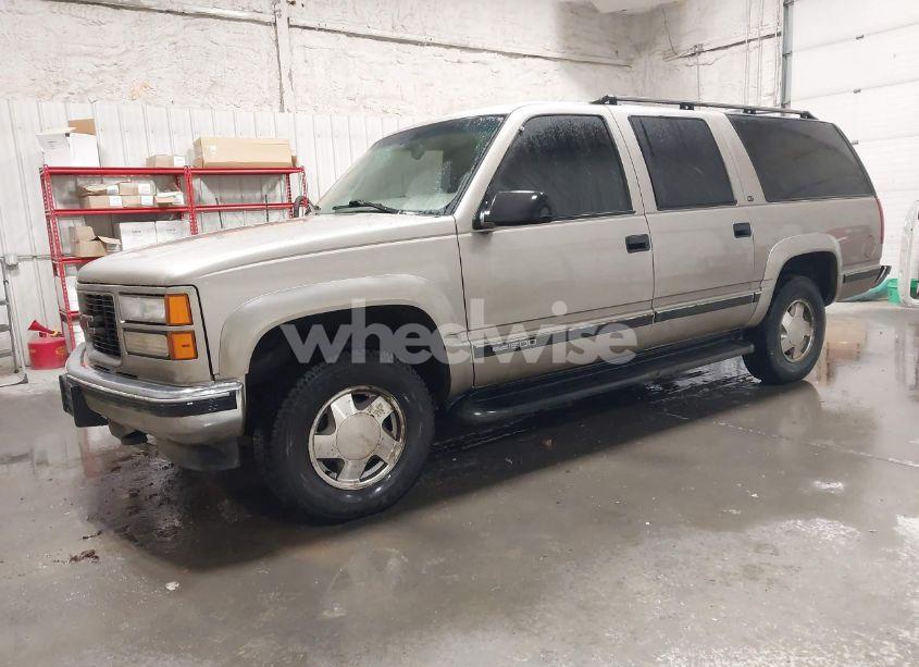 Photo 2 of 1999 Gmc Suburban 1500 SL (VIN 3GKFK16R4XG541398)