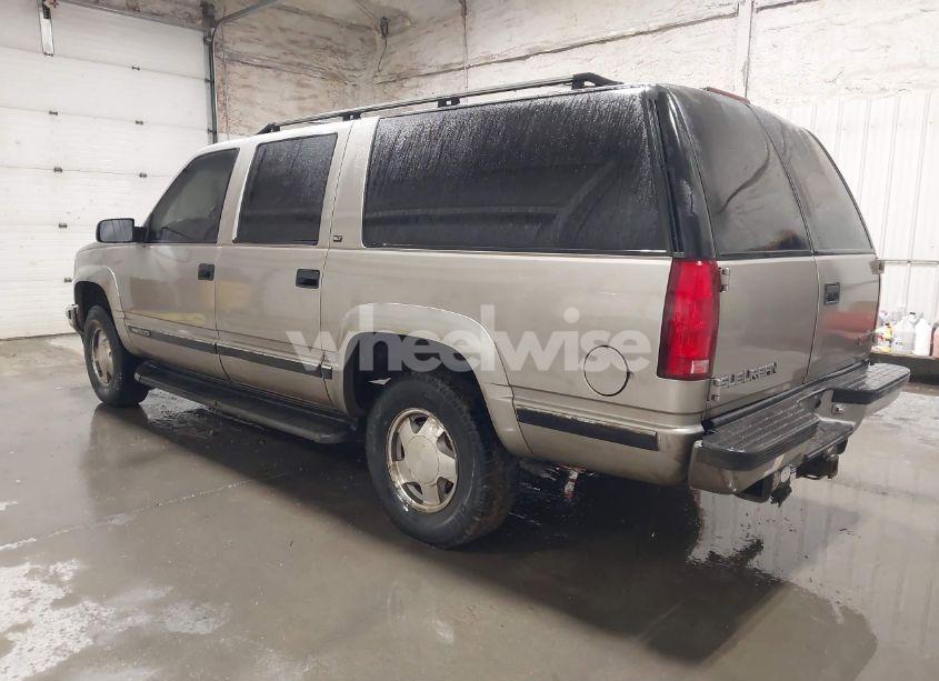 Photo 3 of 1999 Gmc Suburban 1500 SL (VIN 3GKFK16R4XG541398)
