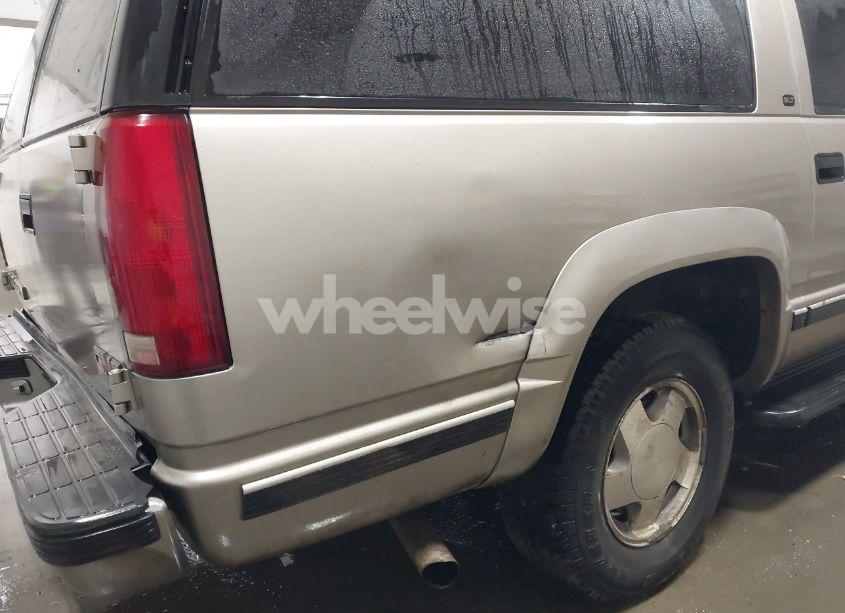 Photo 6 of 1999 Gmc Suburban 1500 SL (VIN 3GKFK16R4XG541398)