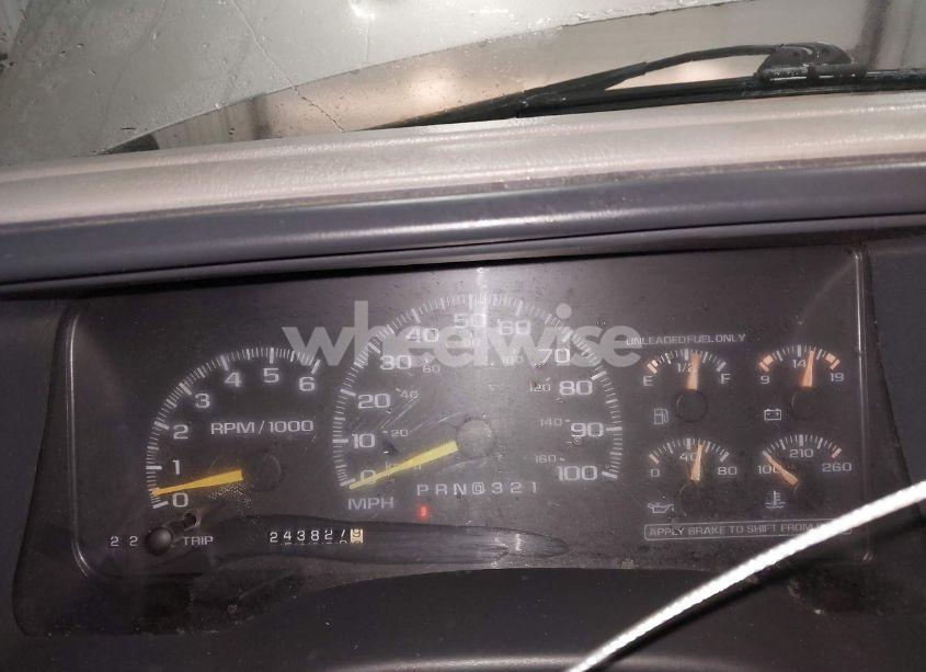 Photo 7 of 1999 Gmc Suburban 1500 SL (VIN 3GKFK16R4XG541398)