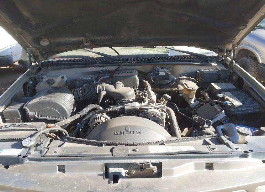 Photo 10 of 1999 Gmc Suburban 1500 SL (VIN 3GKFK16R9XG543292)