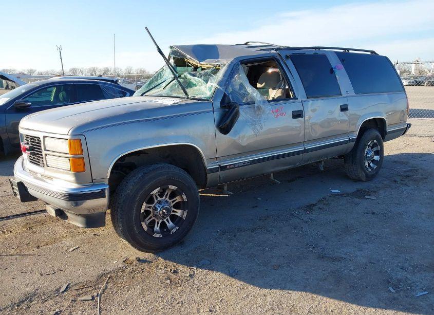 Photo 2 of 1999 Gmc Suburban 2500 SL (VIN 3GKGC26J2XG536847)