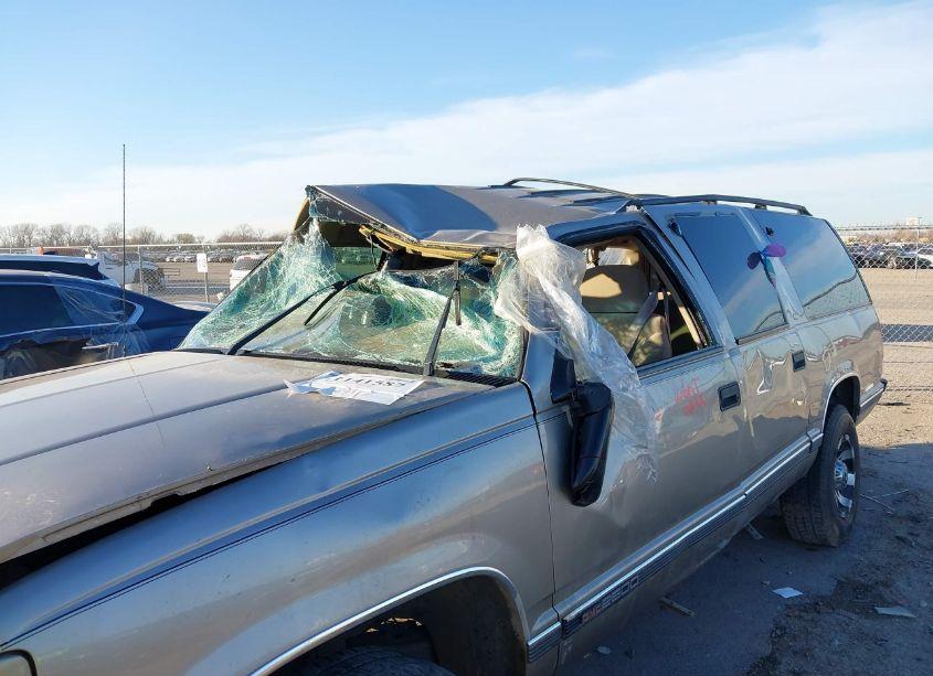 Photo 6 of 1999 Gmc Suburban 2500 SL (VIN 3GKGC26J2XG536847)