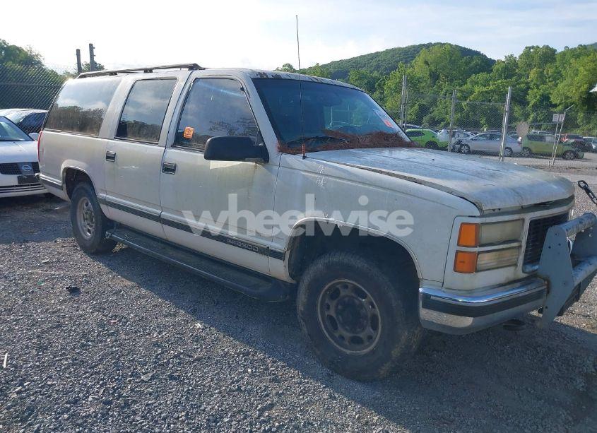 1999 Gmc Suburban 2500 SL (VIN 3GKGC26R1XG501867) main photo