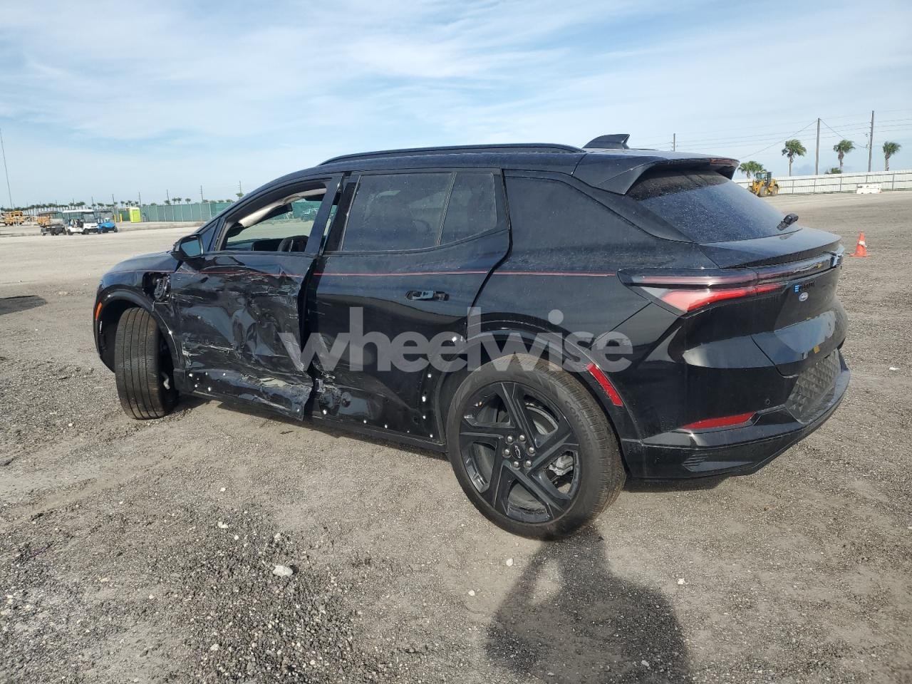 Photo 2 of 2025 CHEVROLET EQUINOX RS (VIN 3GN7DSRP4SS221120)