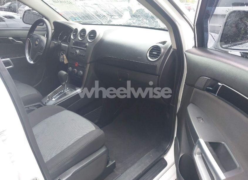 Photo 5 of 2014 Chevrolet Captiva SPORT LT (VIN 3GNAL3EK3ES565521)