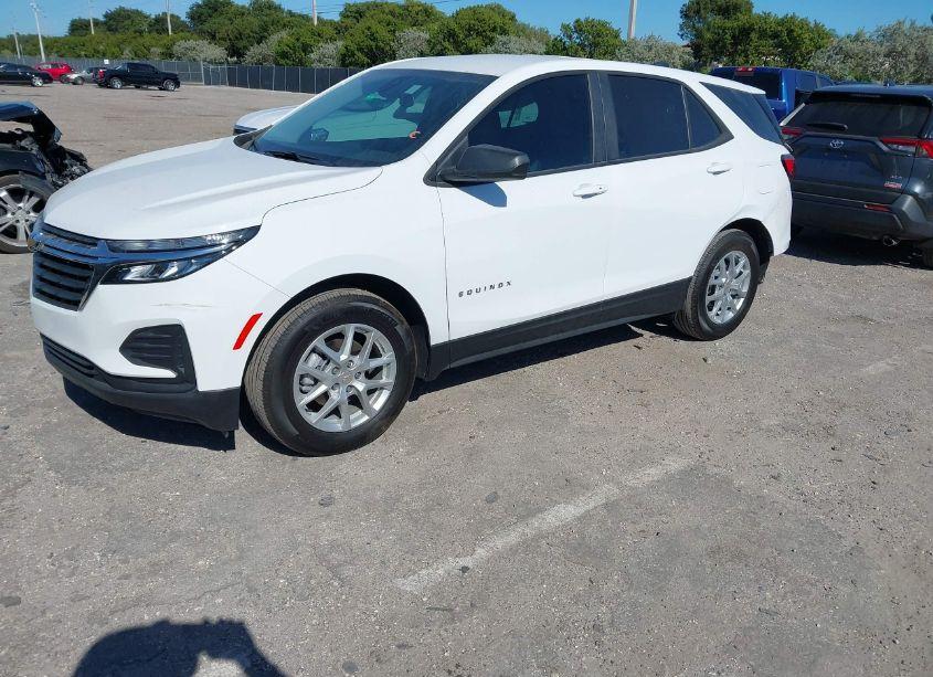 Photo 2 of 2024 Chevrolet Equinox FWD LS (VIN 3GNAXHEG0RL155546)