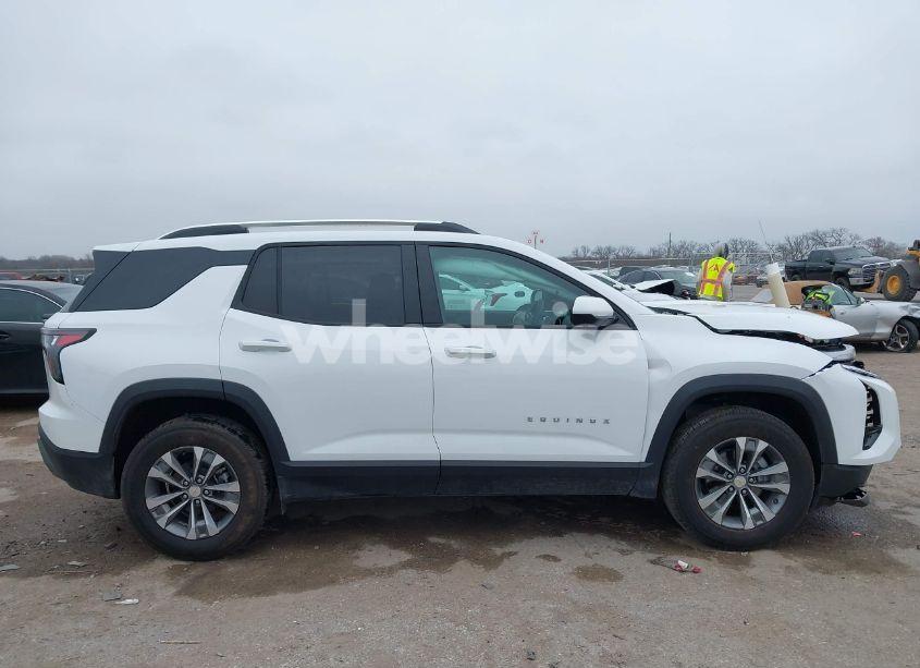 Photo 13 of 2025 Chevrolet Equinox FWD LT (VIN 3GNAXHEG0SL112587)