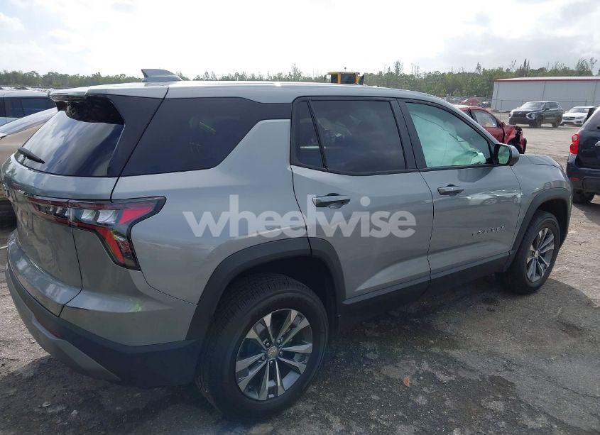 Photo 4 of 2025 Chevrolet Equinox FWD LT (VIN 3GNAXHEG0SL141748)