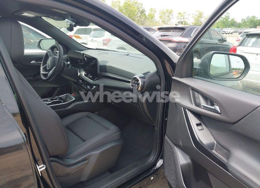 Photo 5 of 2026 Chevrolet Equinox FWD LT (VIN 3GNAXHEG0TL116222)