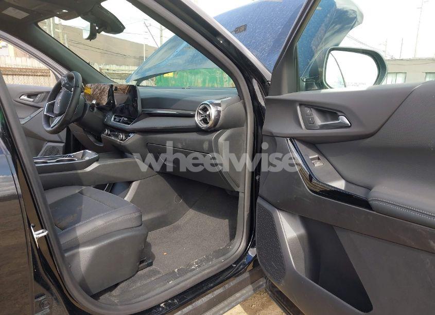 Photo 5 of 2025 Chevrolet Equinox FWD LT (VIN 3GNAXHEG1SL123047)